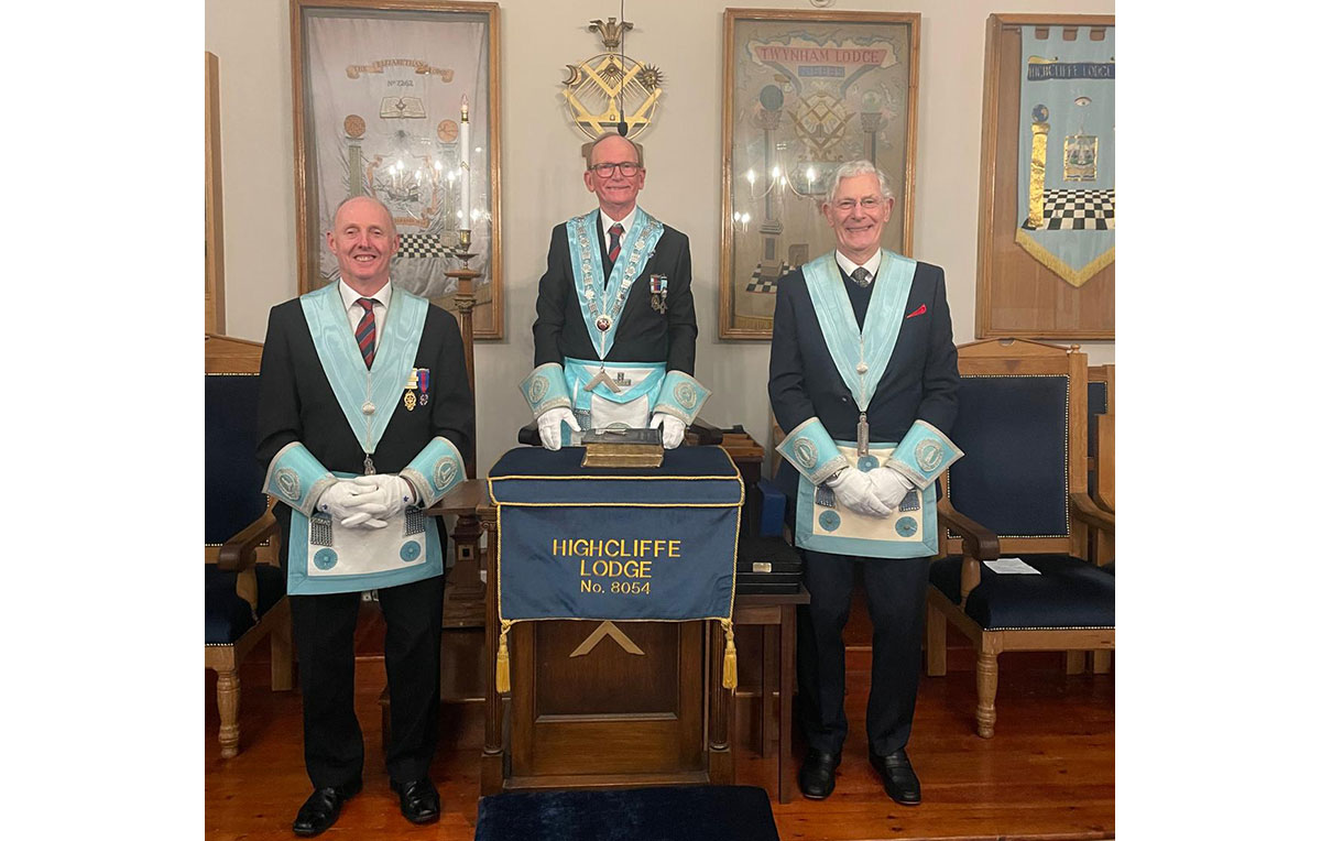 Master of Highcliffe Lodge 8054 with his Officers